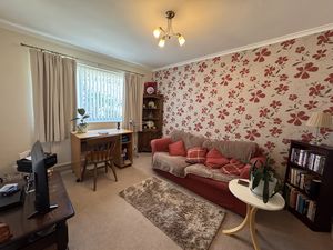 SITTING ROOM/BEDROOM 5- click for photo gallery